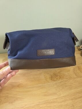NWT Hurley Navy and Brown Men's Dopp Kit Toiletry Bag